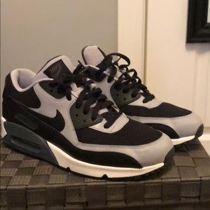 Nike Air Max 90 Essential